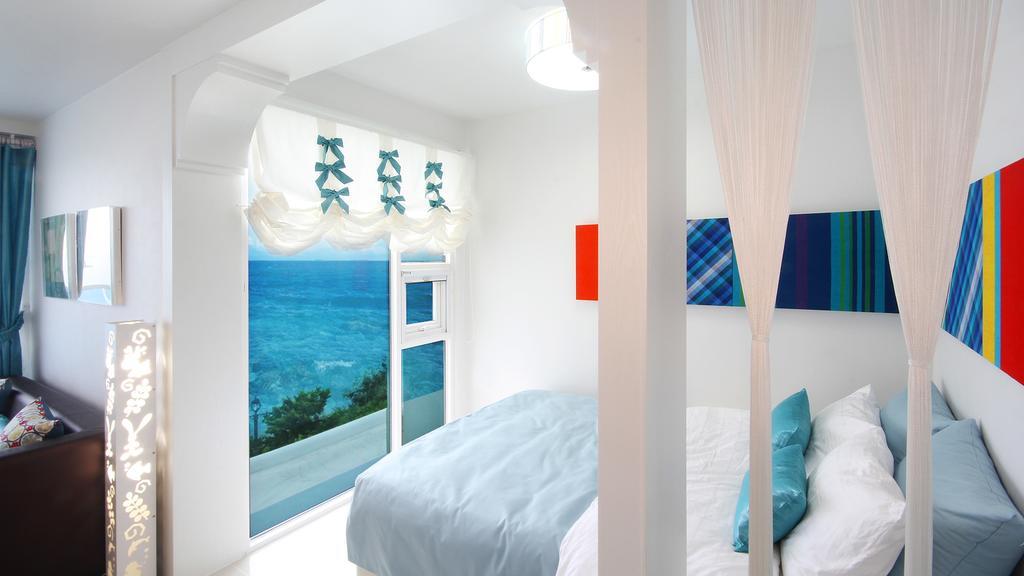 Blue & White Pension Namhae Bagian luar foto